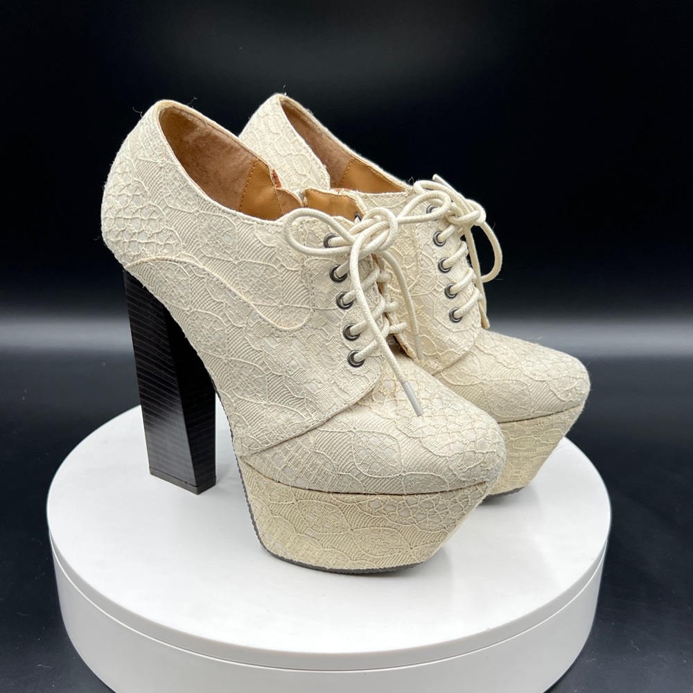 QUPID Cream Lace Tie Up Platform Heels